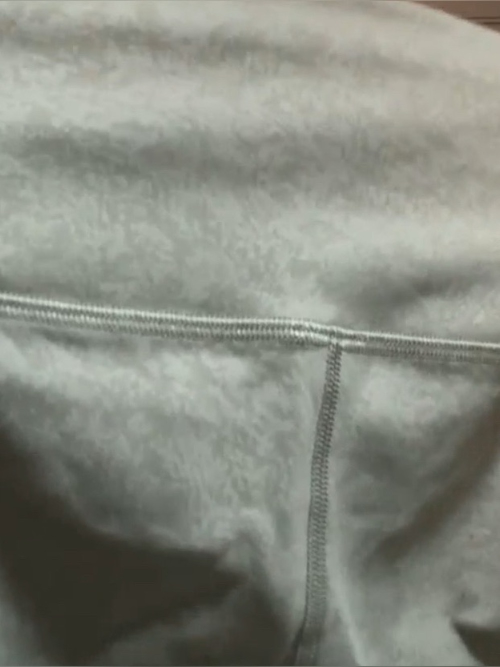 NWOT - LULULEMON
Wunder Under Crop High Rise Sz 14 23”Olive specked